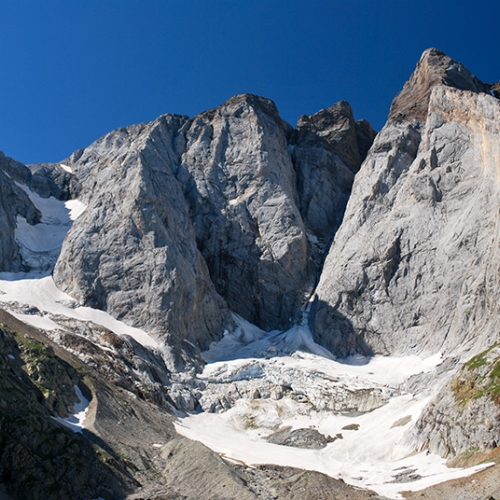 Grands Pics Des Pyrenees